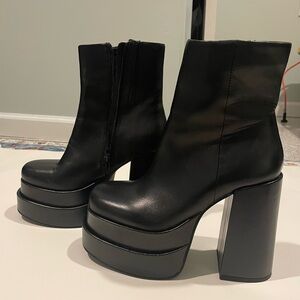 Steve Madden Platform Boots